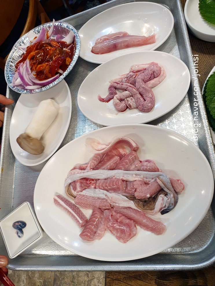  행당동 꼼장어 맛집 높은집종가산꼼장어 다양한 부위를 코스로 산꼼장어 스페셜