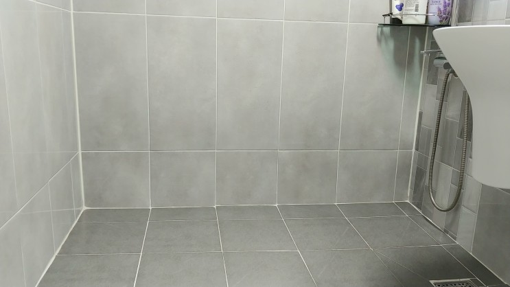 화장실바닥청소 욕실 곰팡이 안나게 관리하는법
