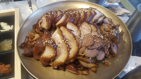 수유역 족발집배원의 숯불에 구운 족발 수유역 족발집배원의 숯불에 구운 족발
