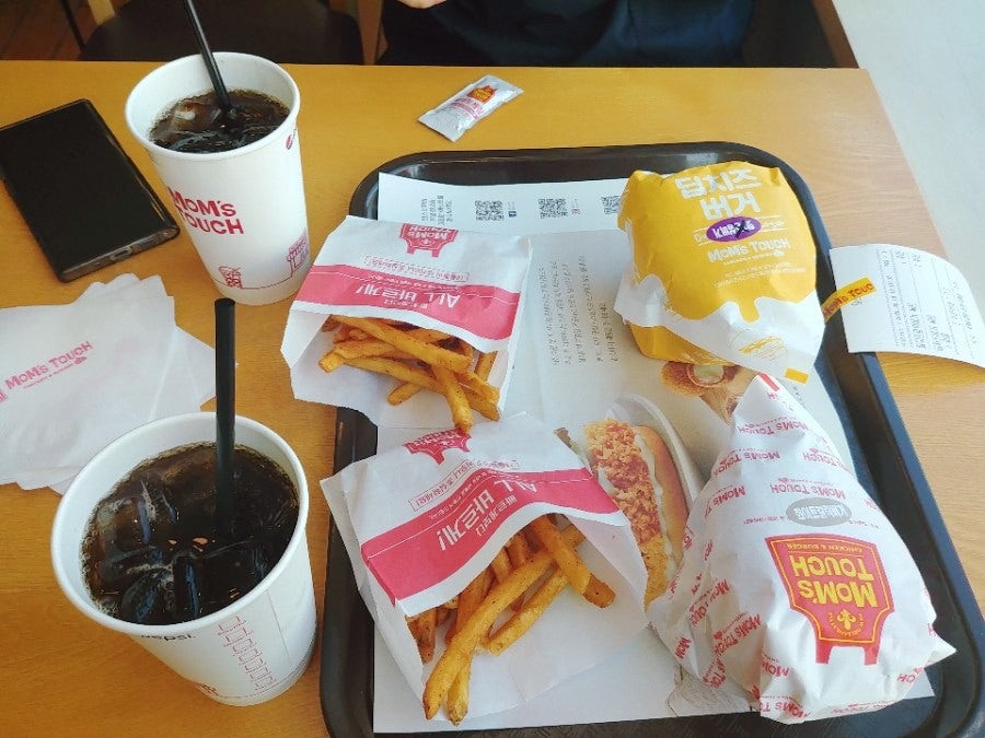 맘스터치 천안남서울대점 사진 1