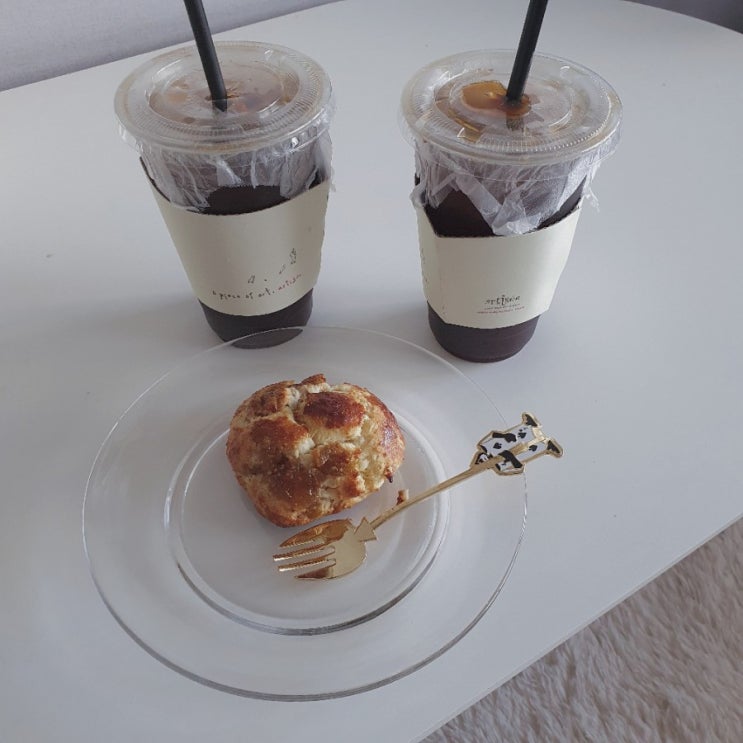  정자동 카페, 아티제 / 아이스아메리카노, 무화과스콘