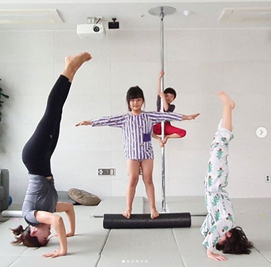 이동국' 이수진, 설수대와 거실서 요가+폴댄스..몸매+운동신경 '대박' 이동국' 이수진, 설수대와 거실서 요가+폴댄스..몸매+운동신경 '대박'