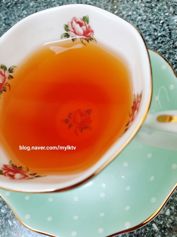  Black Tea의 종류: 홍차의 효능: Black Currant: Numi 누미티 organic Tea: Tea Forte 티 포르테