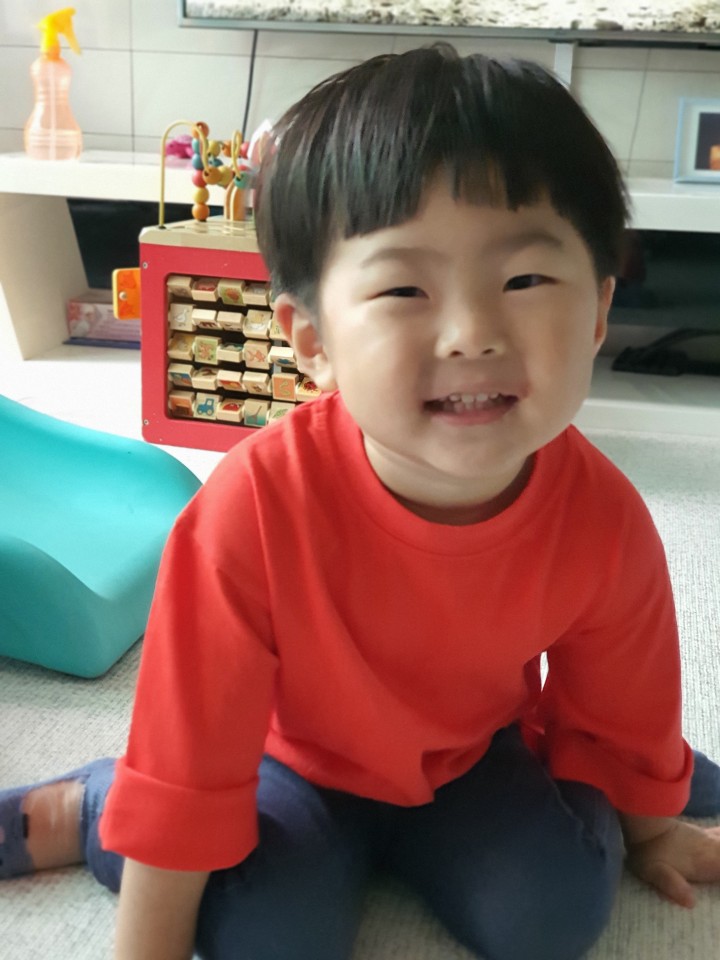  시즌데이, 빨간색 옷 입고 이미 단풍놀이하는 플레이스쿨 어린이집