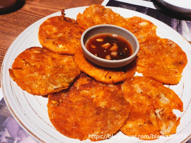  느린마을 양조장 양재점 2번째 방문 - 강남 김치전 & 막걸리 딸기라떼 후기