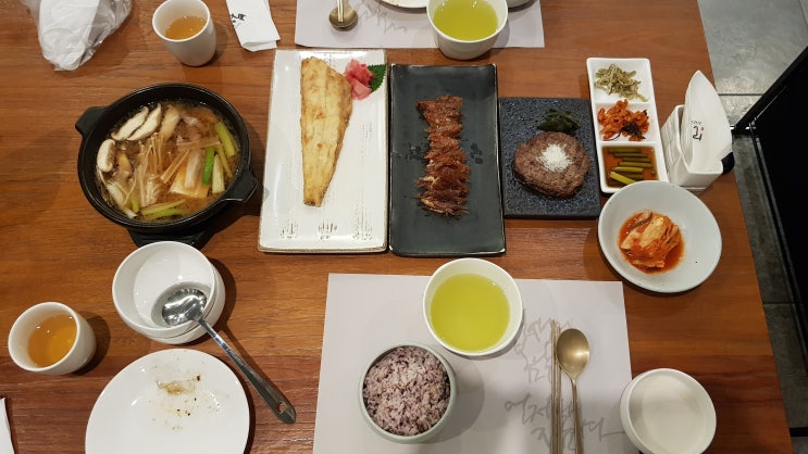  판교 현대백화점 맛집 엄마랑 깔끔한 한정식 먹으러 봉우리