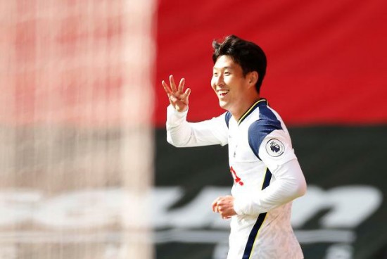  손흥민, 4골 넣고도?