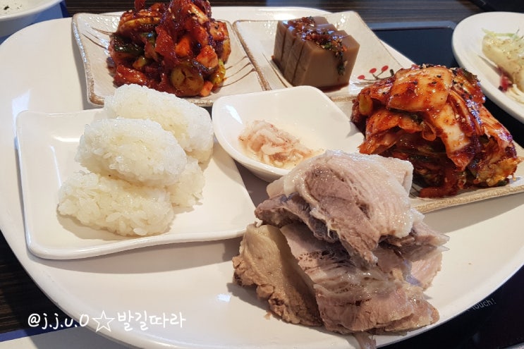  파주) 맛집 2곳(옹기종기 보쌈//심학산 도토리국수) - 입소문 자자한 곳!