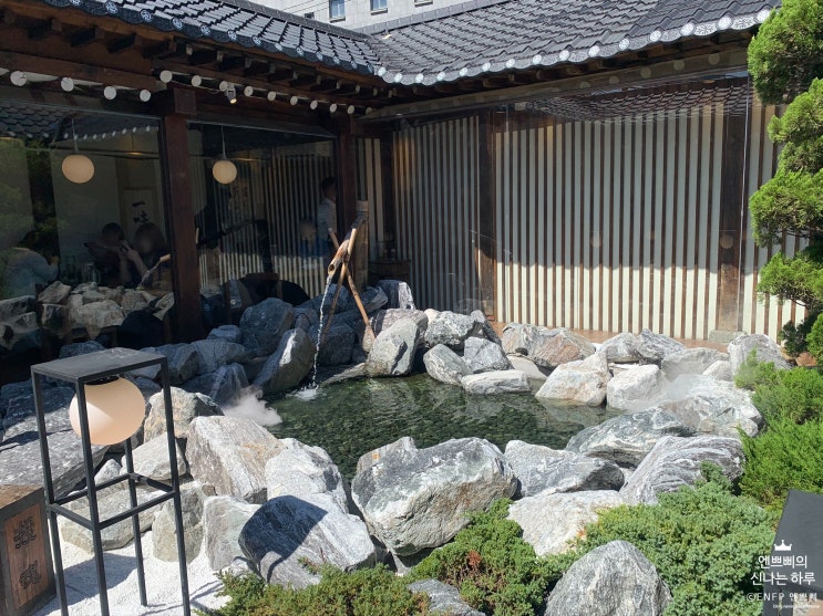  익선동 종로3가 맛집 :: 온천집_여행 온 것 같은 한옥 레스토랑에서 분위기 좋게 샤브샤브와 스테이크덮밥