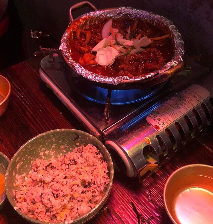  홍대입구역 맛집, 매운 닭발 맛집 "청년닭발1987"
