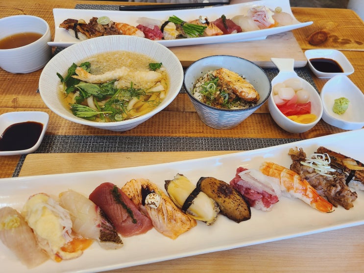  부산 전포 카페거리 맛집 서면 [스시사월] 카페 분위기의 테라스 맛집
