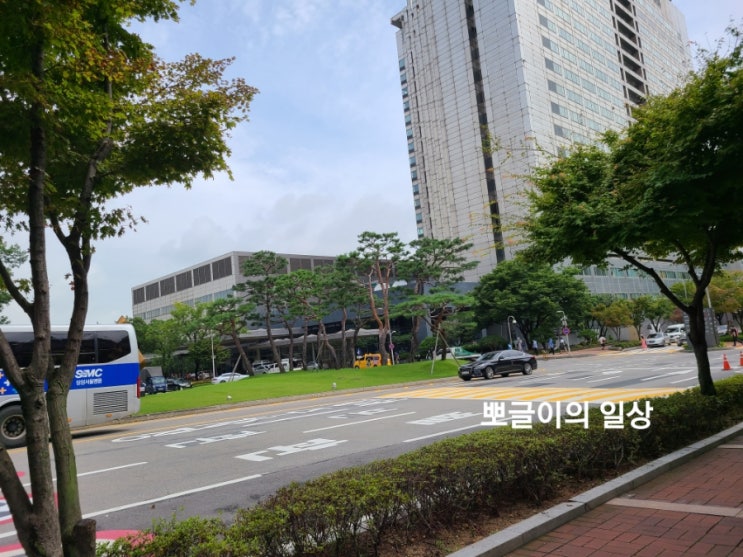  갑상선암 수술후 5년째 병원 진료왔어요.