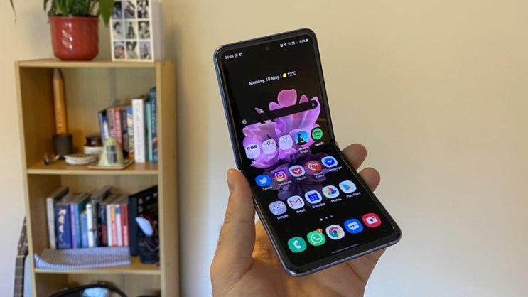 갤럭시 Z플립 5G 자급제 실사용자들의 후기