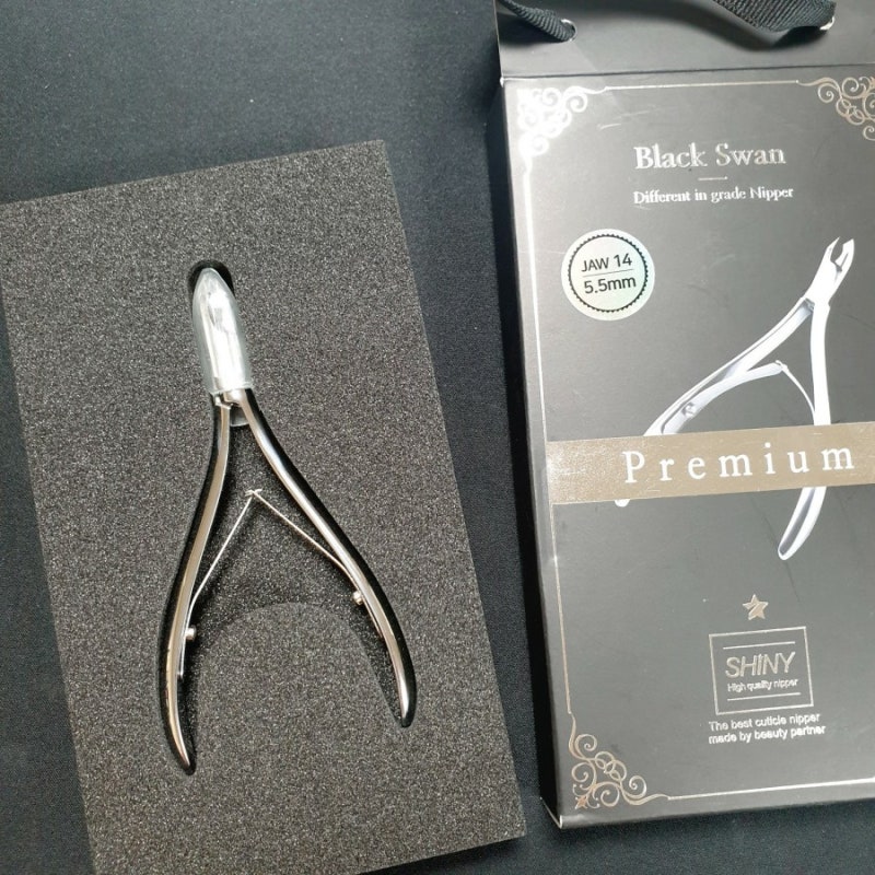 [DIY Nails] Purchased Shiny Premium Black Swan Nail Nipper 5.5 with Saracen Time Chance!