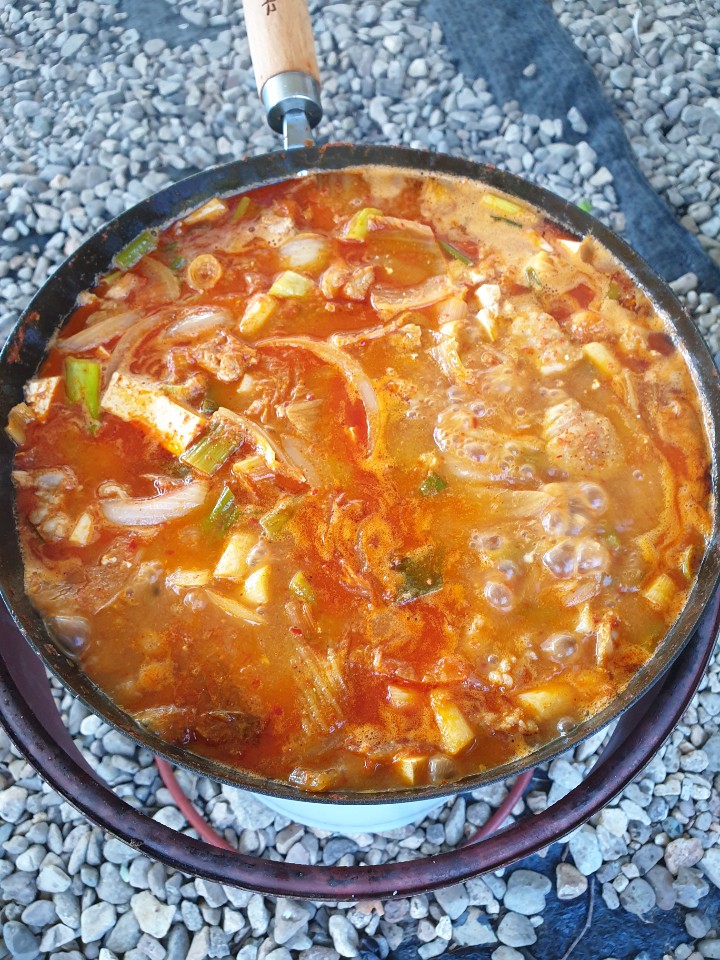 [여행 와서 해주신 요리 4] 정성 가득 김치찌개