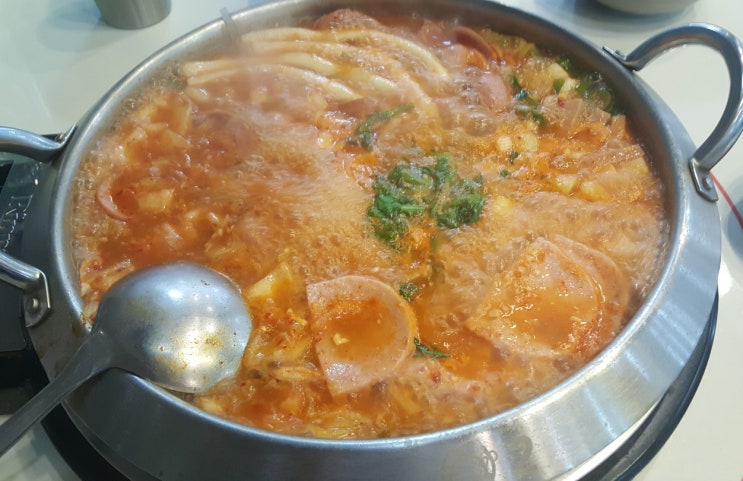  킹콩부대찌개 용인동백점에서 오리지널 킹콩부대찌개 먹어봤어요~