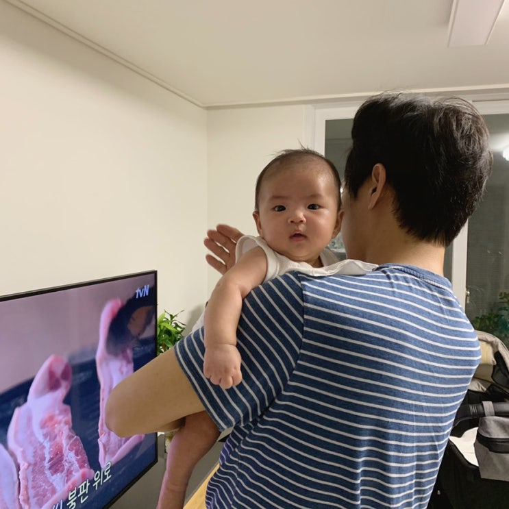  2개월 아기 발달 / 60~70일차 키, 몸무게, 수유량, 수유텀, 목가누는 시기, 아기목욕, 주먹고기