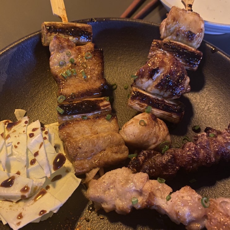  꼬치가 맛있는 신사역 가로수길 이자카야