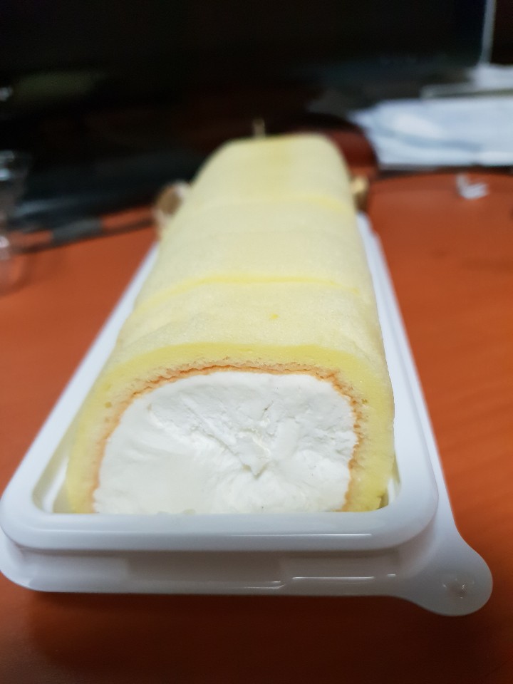  CU 쫀득롤케익 멈출 수 없다
