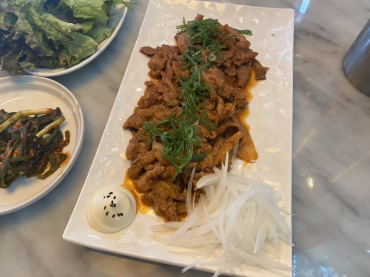  신사동 점심 구성 좋았던 곳!