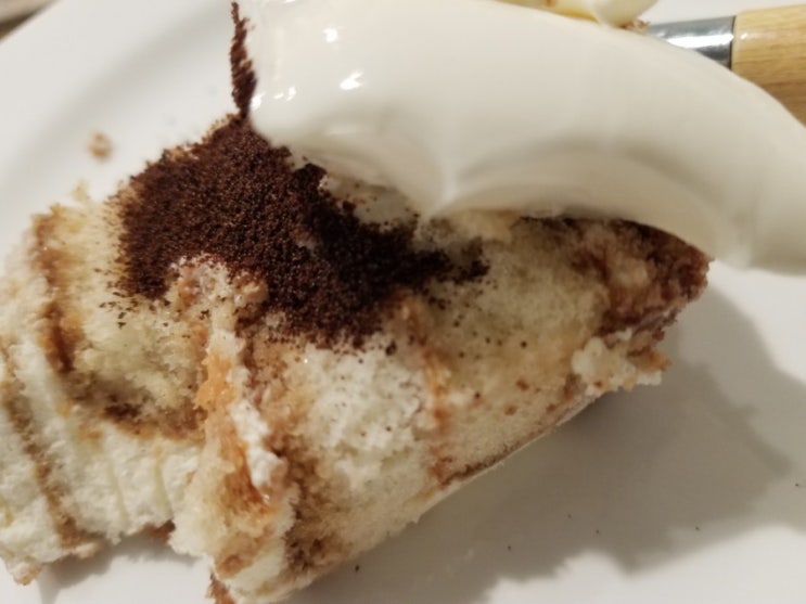 미국 코스트코 티라미슈는 컵에 들은 개별 포장이 훨씬 맛있더라 입니다!