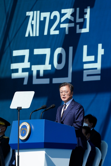 북 언급없이 평화만 강조한 문 대통령 김정은사과에 수위조절 됐나 북 언급없이 평화만 강조한 문 대통령 김정은사과에 수위조절 됐나