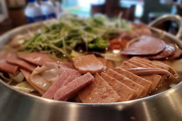  양재동 직장인의 점심 - 건더기 푸짐한 부안집 부대찌게