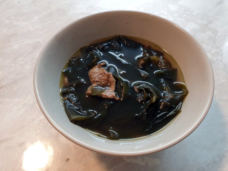  치킨스톡 사용법  쇠고기미역국도 두배 더 맛있게 만들어줍니다