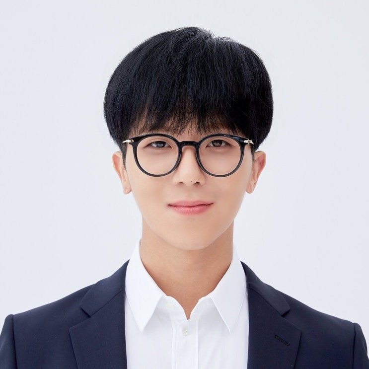  위너 송민호 단정한 흑발
