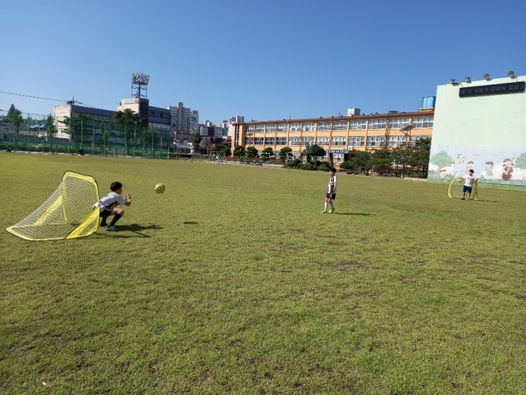 오랜만에 축구 -휴대용 윌슨  미니 축구골대 세트