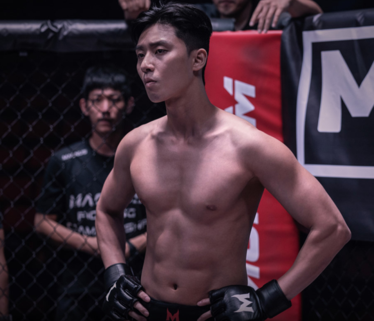  한국영화 사자 The Divine Fury (2019)후기 줄거리 결말 -출연진 박서준 안성기 우도환-우리 박서준 데려다가 B급 엑소시스트에 써먹지 마라~!