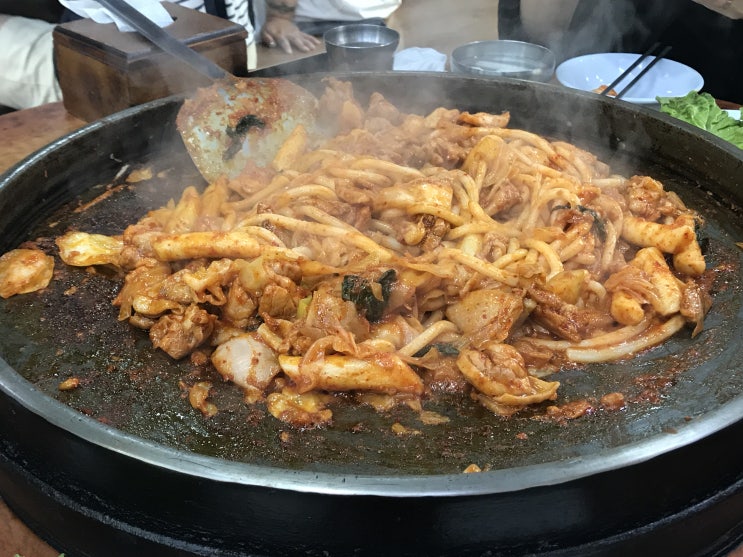 춘천 닭갈비 찐 맛집은 명동우미닭갈비 추천! 특별한 볶음밥의 향연!