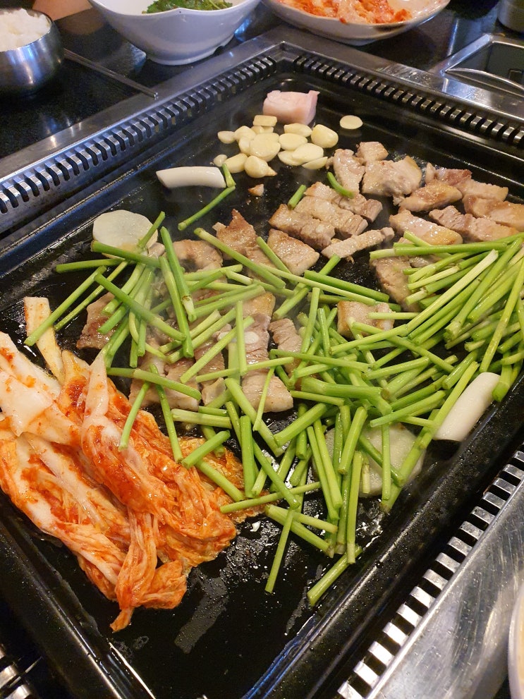  청라 4단지 고기 삼겹살 맛집 미나리 캠핑