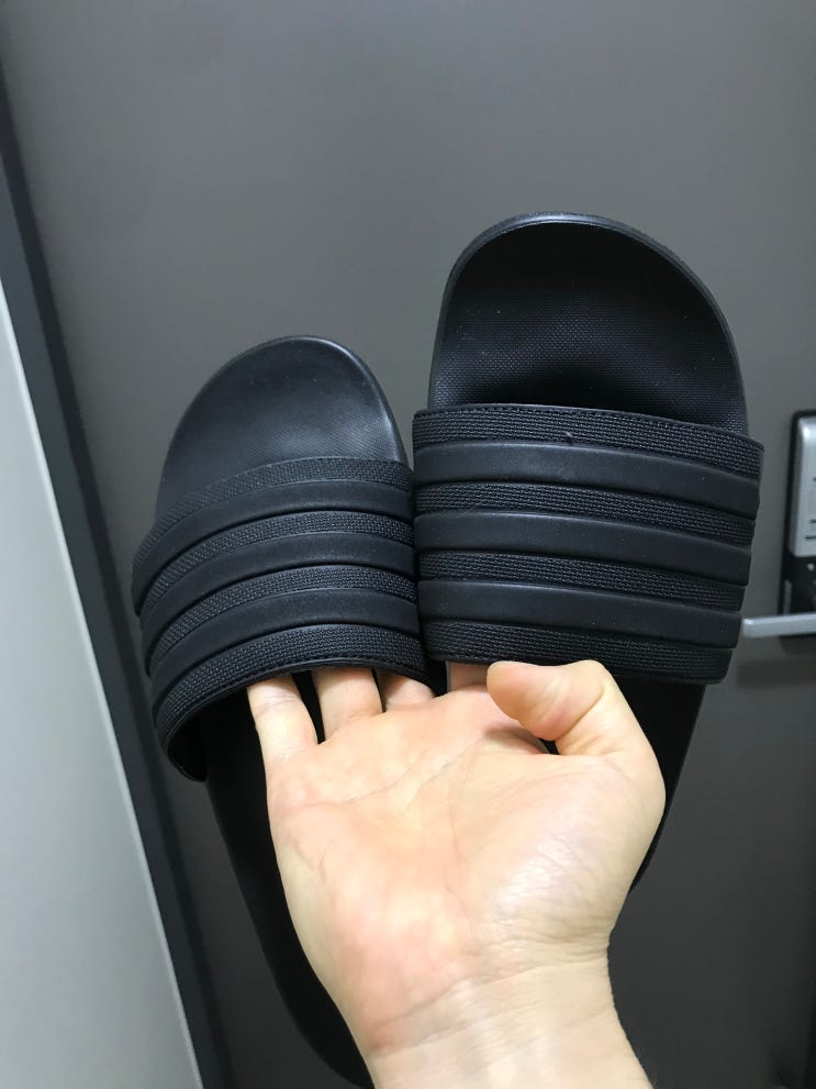  푹신 해서 완전 편한 아디다스 슬리퍼 아딜렛 컴포트