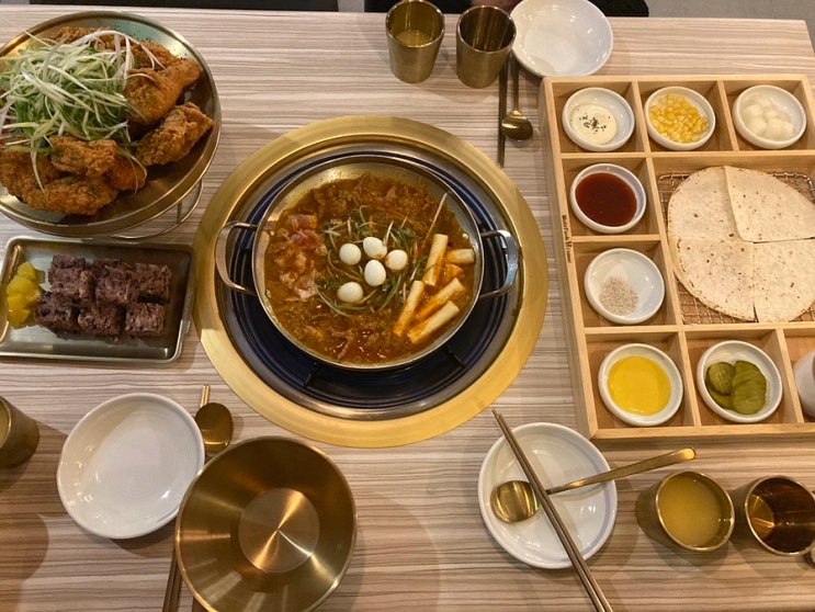  청주복대동맛집 또띠아에 싸먹는 닭 "호텔속닭컴" 지웰본점 방문 후기