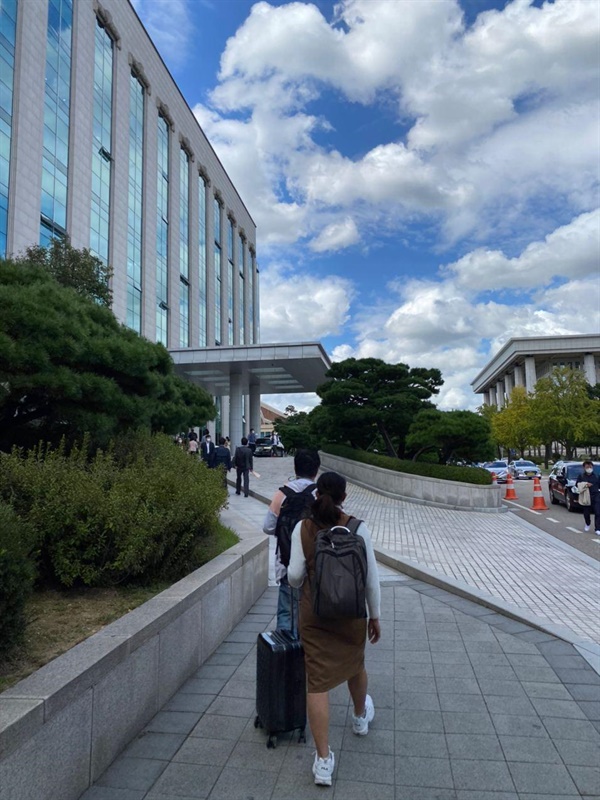 임금 못 받고 빈손 귀국 이주노동자, 뉴스 나오고 벌어진 기막힌 일 임금 못 받고 빈손 귀국 이주노동자, 뉴스 나오고 벌어진 기막힌 일