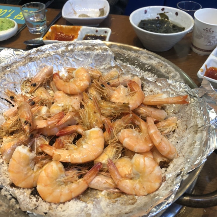  어사출또 대하구이 대하파티 활새우 생새우 새우소금구이 먹기