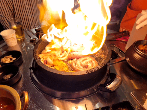  삼천동 맛집)대한곱창 전주삼천점 쫄깃한 막창과 고소한곱창,화려한 불쇼까지!