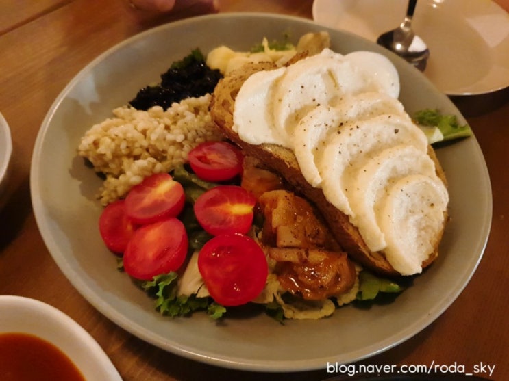  합정 소개팅 맛집 더 메리어 건강한 샐러드, 파스타 솔직후기