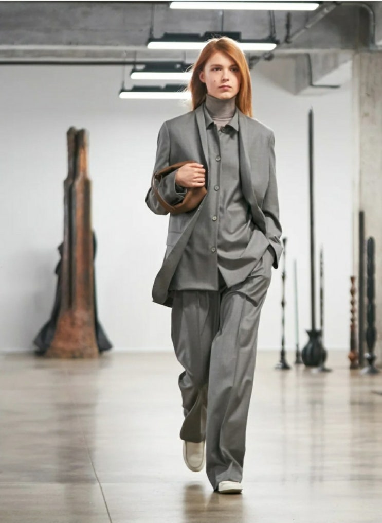 더 로우. 2020fw 런웨이. 이부진 사장도 입었다는. 더 로우. 2020fw 런웨이. 이부진 사장도 입었다는.