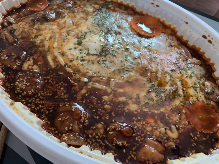  치즈찜닭 배달주문했는데 생각보다 양이 많고 맛있어서 깜놀했어용