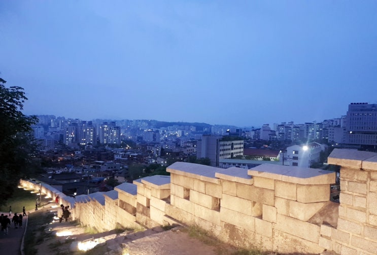 야경이 예쁜, 볼거리가 많은 낙산공원 데이트