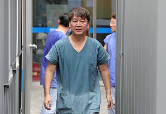  안철수 나이 고향 결혼 부인 아내 직업 김미경 교수 자녀 딸 학력