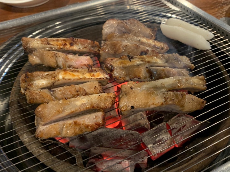  청춘 쪽갈비 구이 친절함은 어디에서 오는가?