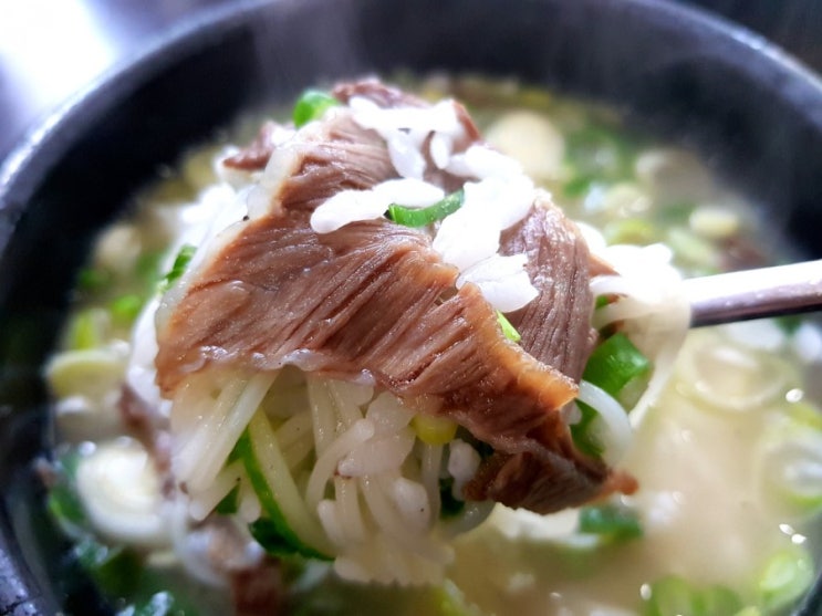  푹 고아 몸보신에 좋은 설렁탕 맛집 우보설렁탕