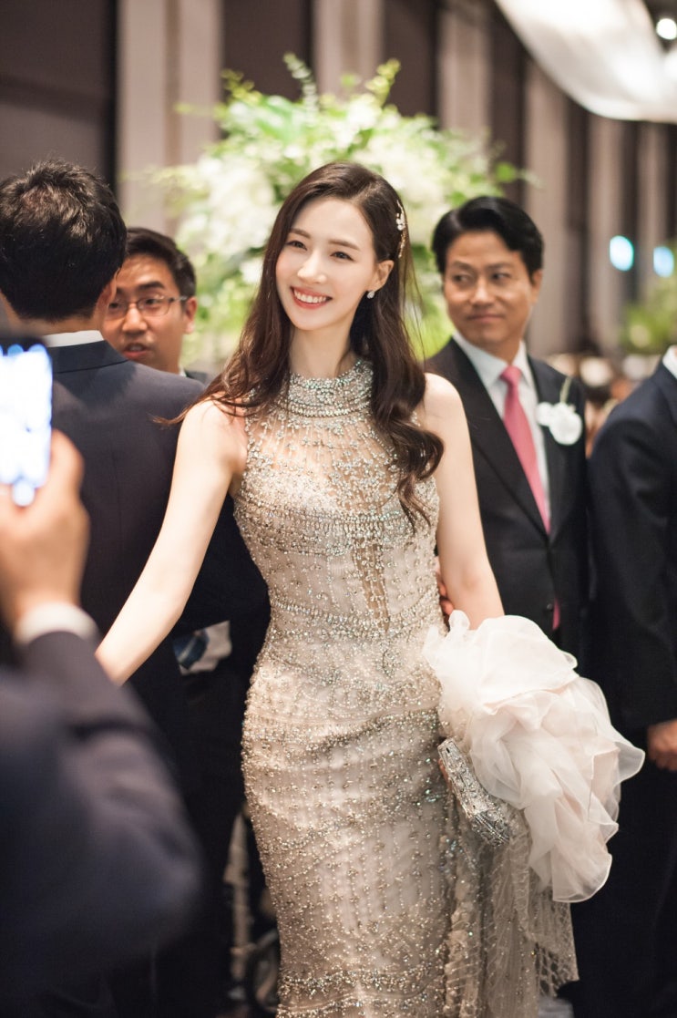 웨딩드레스는 본식만? 피로연 드레스도 봐야지!