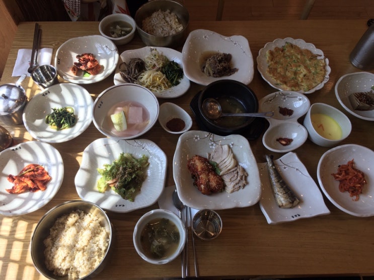  담양 벽오동 보리밥 맛집이자 햇살 맛집 입니다