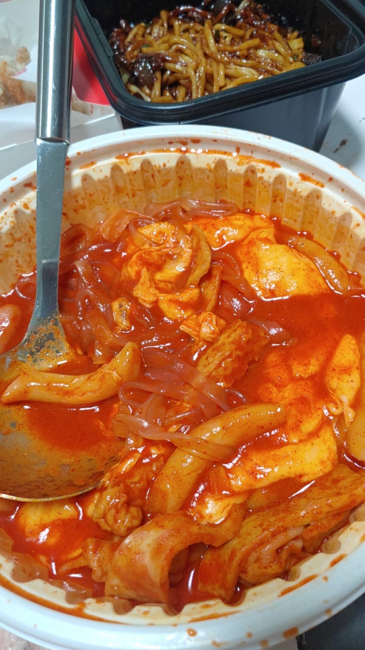 응급실국물떡볶이 / 치즈 /당면/119날치알주먹밥 / 홍콩반점 /고추짜장 / 명랑핫도그 / 감자통모짜핫도그 / 배달