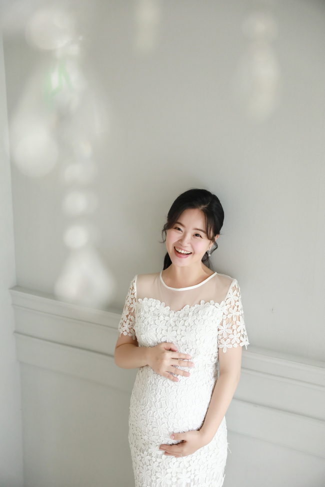 <b>김효진</b>, 오늘(29일) 둘째 <b>출산</b>..<b>45세</b>에 두 아이 엄마 됐다