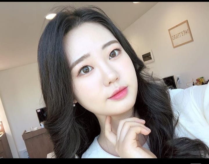  잠실메이크업 후기!! 잠실새내에 위치한 메이크업샵 졸업사진으로 헤어메이크업 받은날